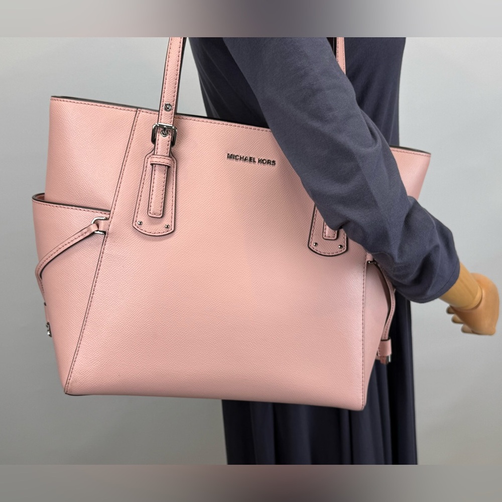 MICHAEL KORS Blush Pink Voyager tote Bag - Picture 1 of 14